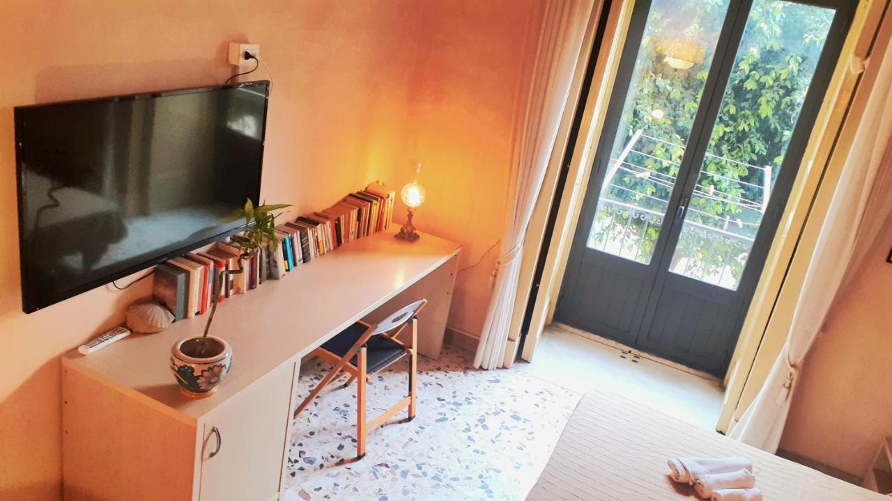 לינה וארוחת בוקר קטאניה Bed And Books Isabella מראה חיצוני תמונה