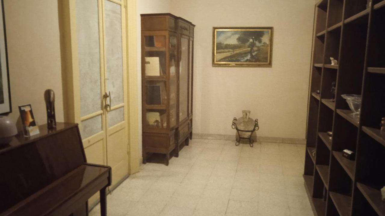 לינה וארוחת בוקר קטאניה Bed And Books Isabella מראה חיצוני תמונה